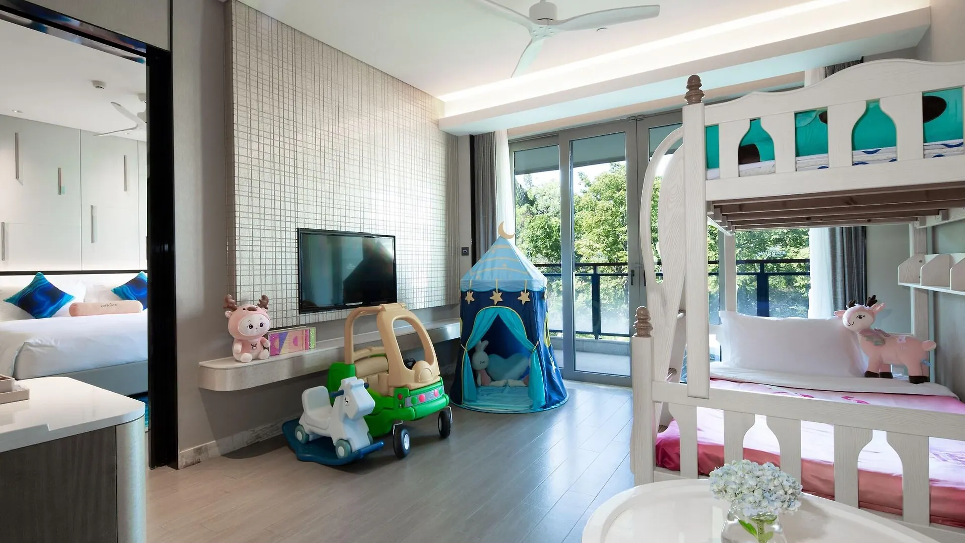 Wingate By Wyndham Sanya Luhuitou Hotel 5*,  China